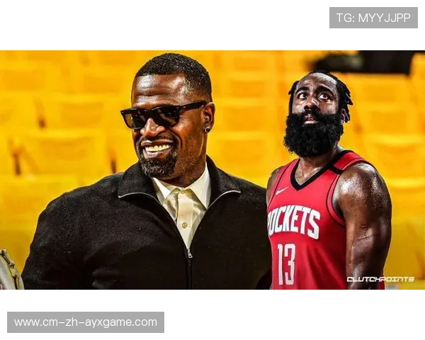 主帅夜访训练营,被拍到秘密布阵会议